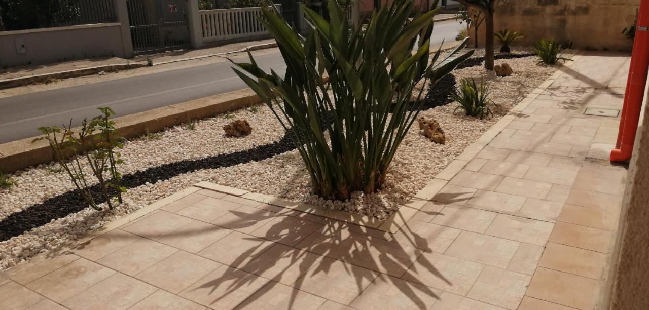 B&B Profumi Di Sicilia Valderice Bagian luar foto