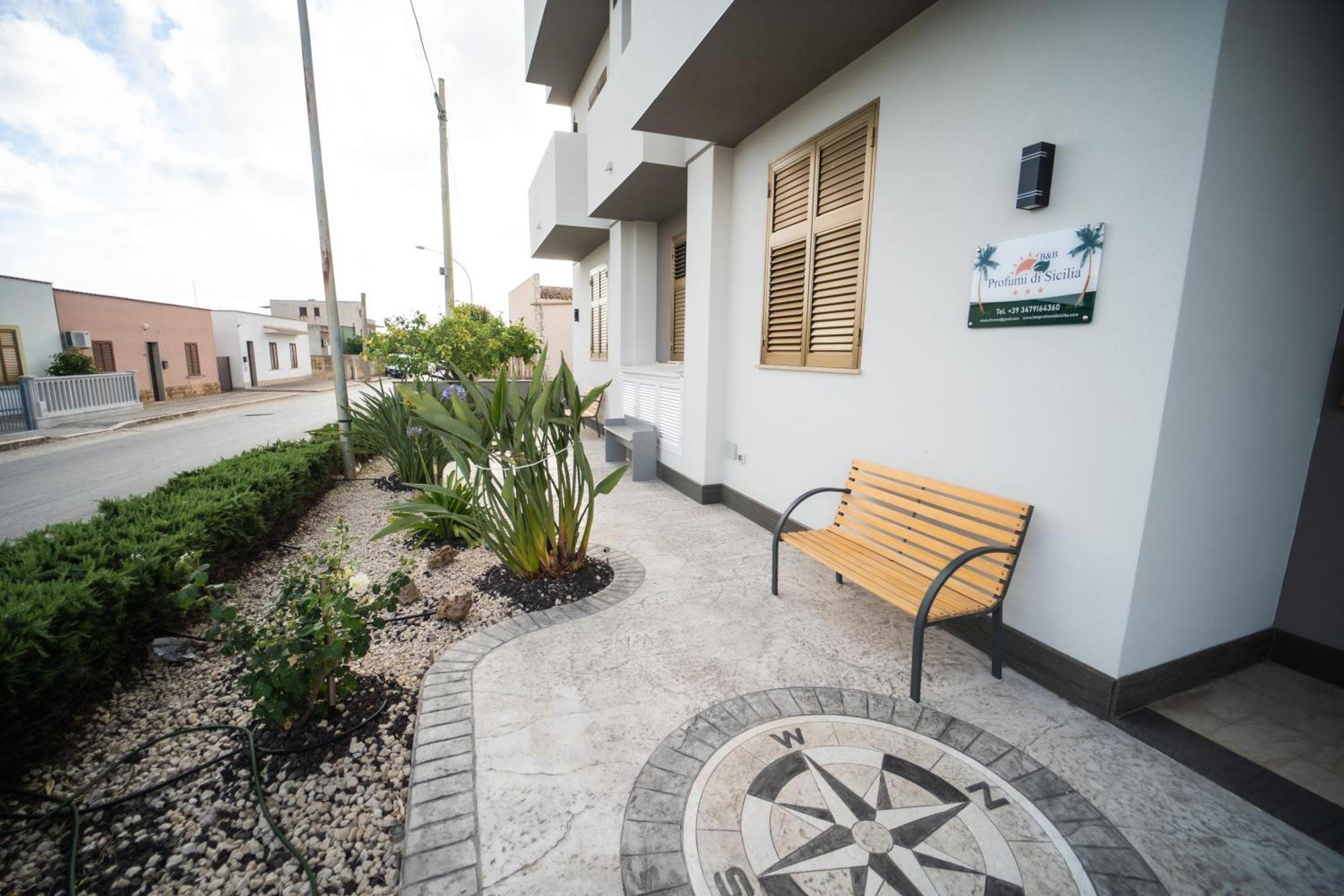 B&B Profumi Di Sicilia Valderice Bagian luar foto