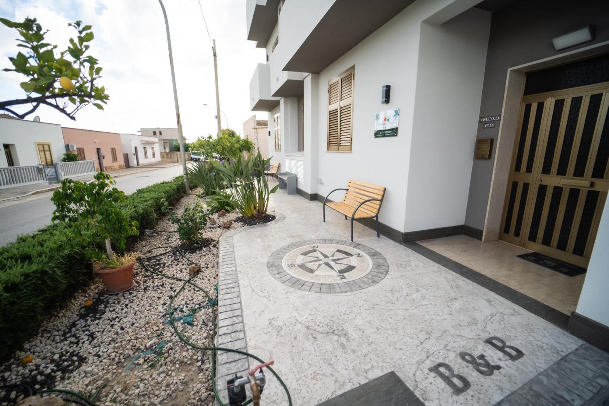 B&B Profumi Di Sicilia Valderice Bagian luar foto