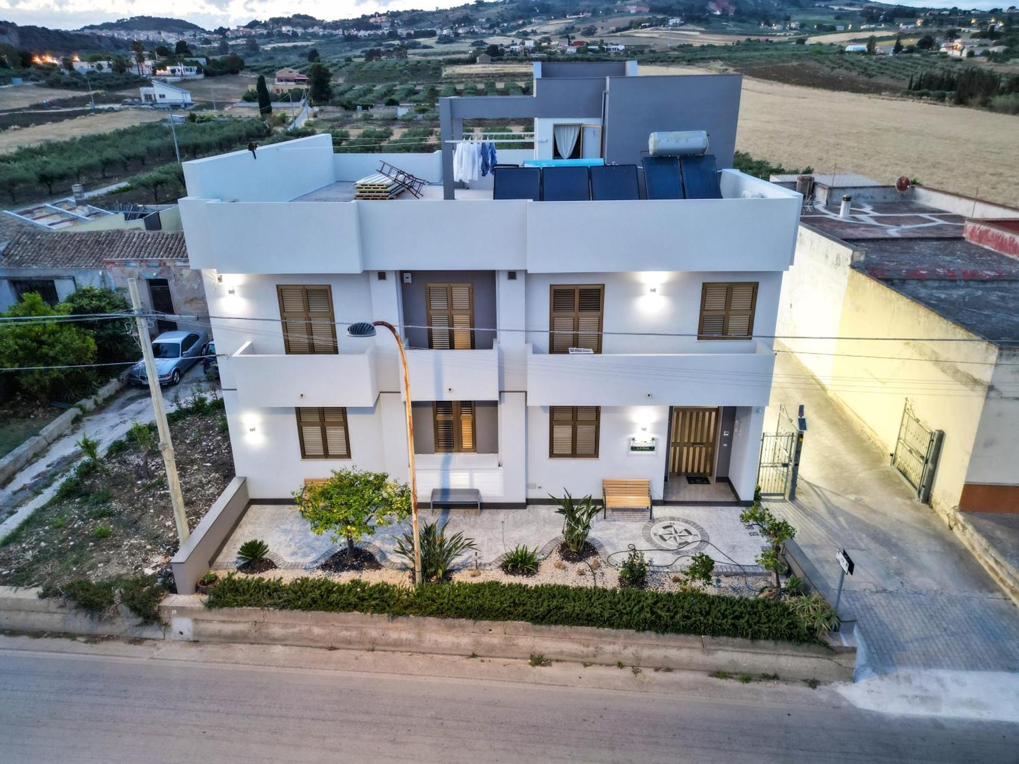 B&B Profumi Di Sicilia Valderice Bagian luar foto